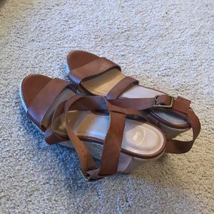 Gap light tan wedge sandals